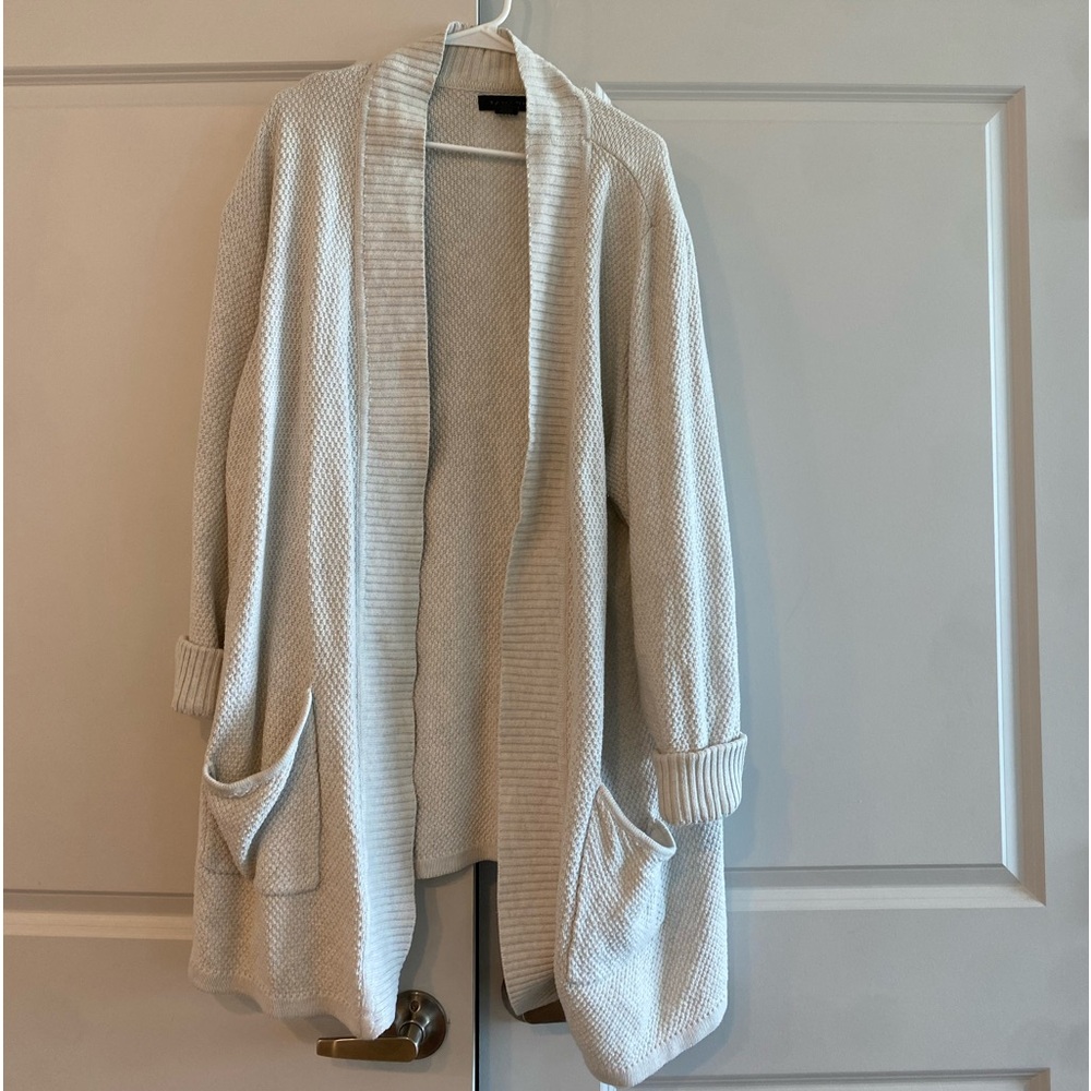 Sweater with pockets